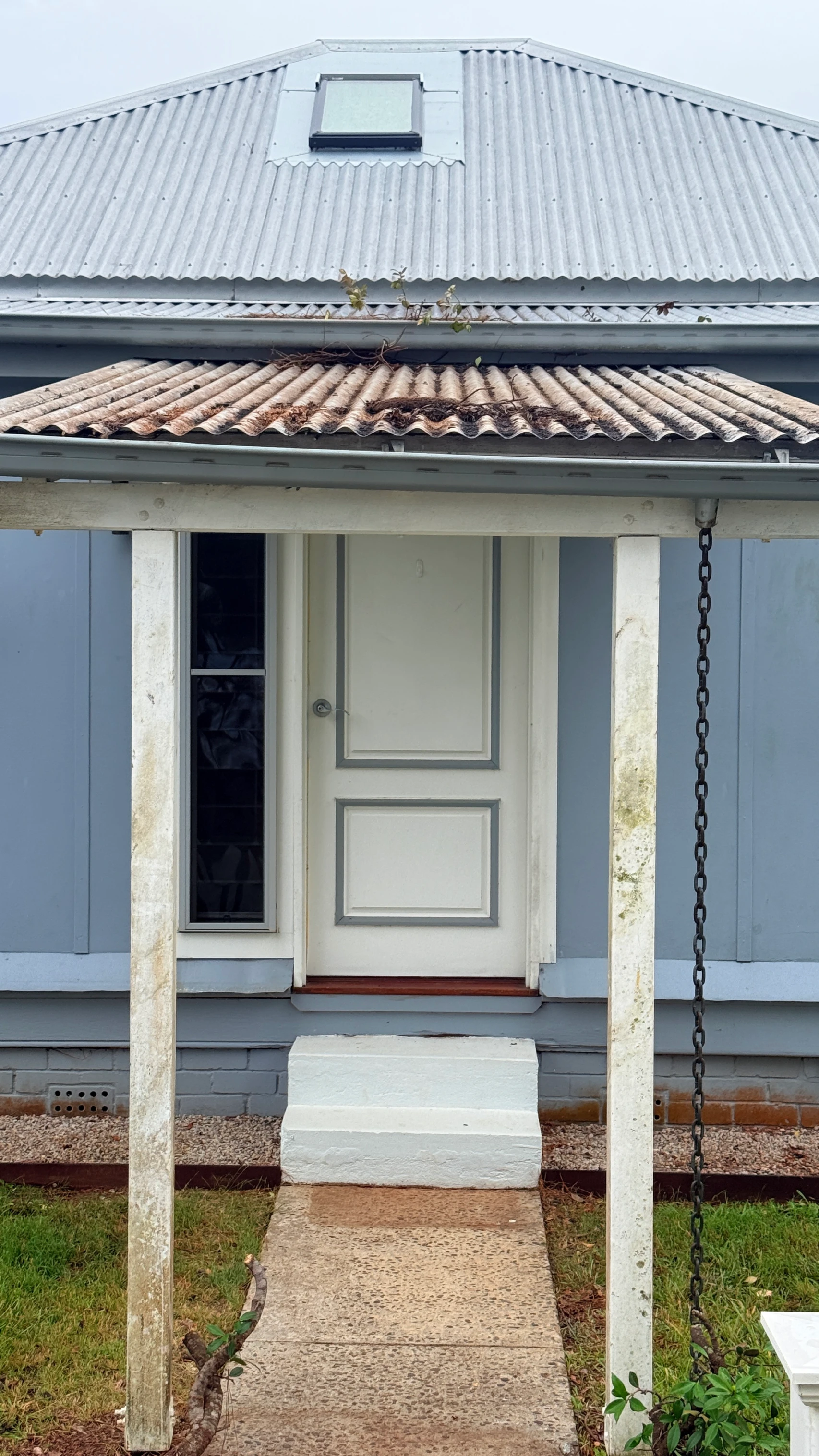 Palmers Channel home before exterior cleaning by Be Clean Exteriors